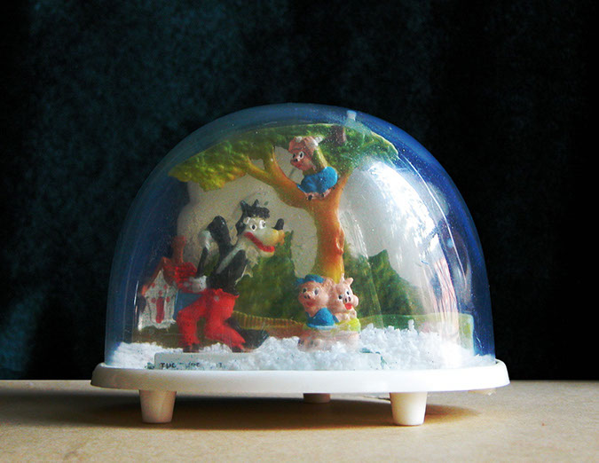 Marx%20Snowglobe%20Wolf%20Pigs